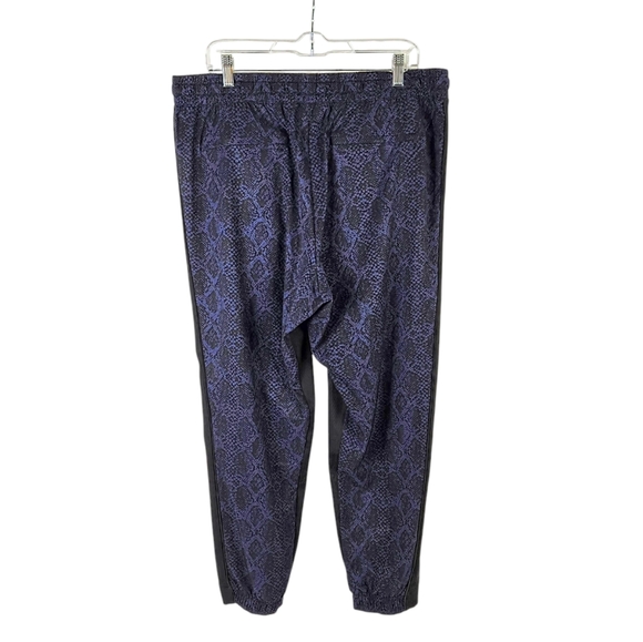 Athleta Brokyln Snake Print Blue-Black Jogger - Picture 4 of 15